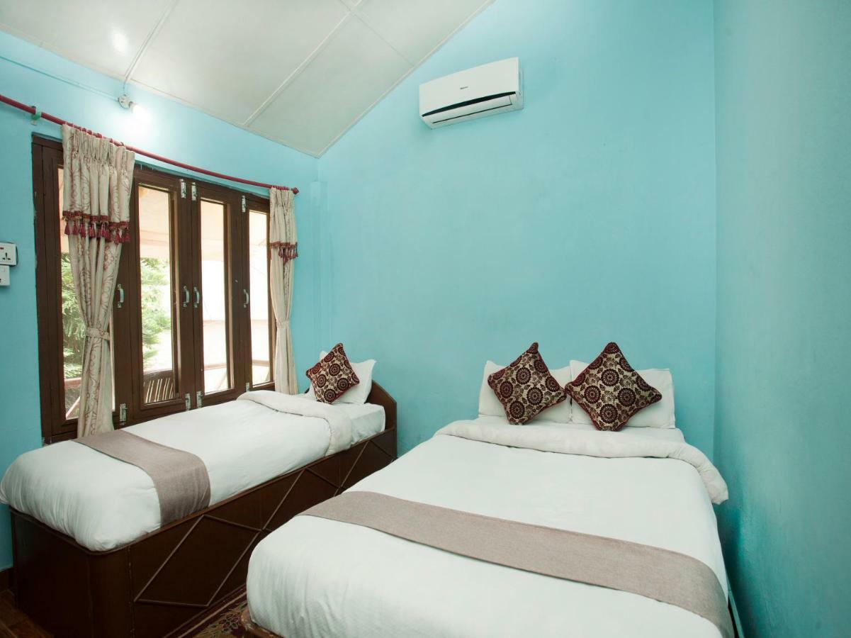 Spot On 486 Hotel Holy Lodge Sauraha Luaran gambar