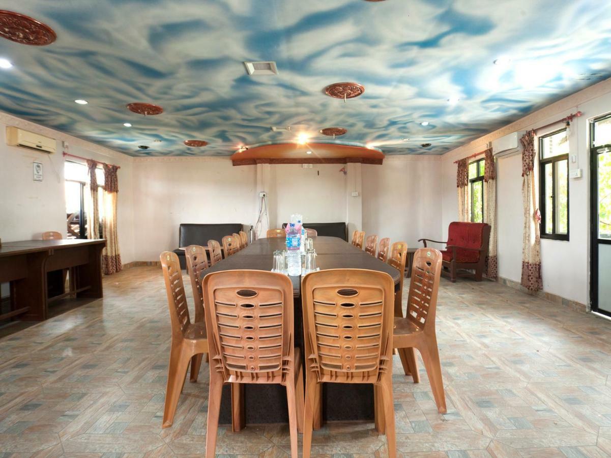 Spot On 486 Hotel Holy Lodge Sauraha Luaran gambar