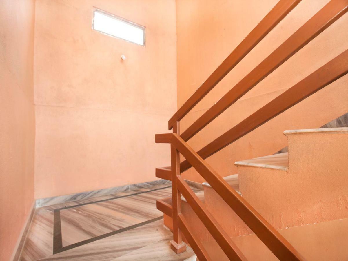 Spot On 486 Hotel Holy Lodge Sauraha Luaran gambar