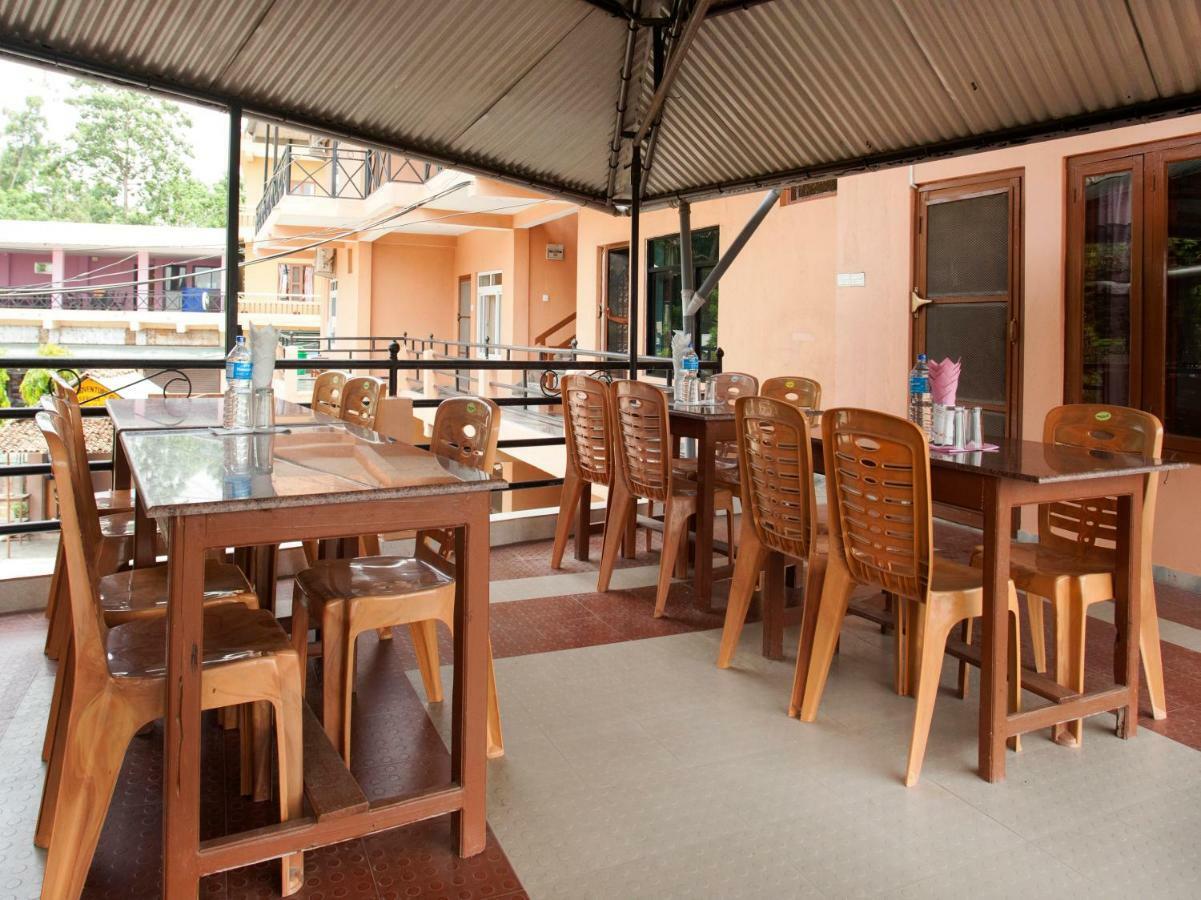 Spot On 486 Hotel Holy Lodge Sauraha Luaran gambar