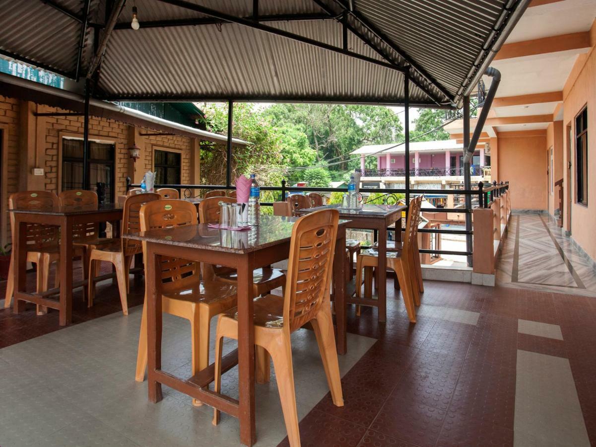 Spot On 486 Hotel Holy Lodge Sauraha Luaran gambar