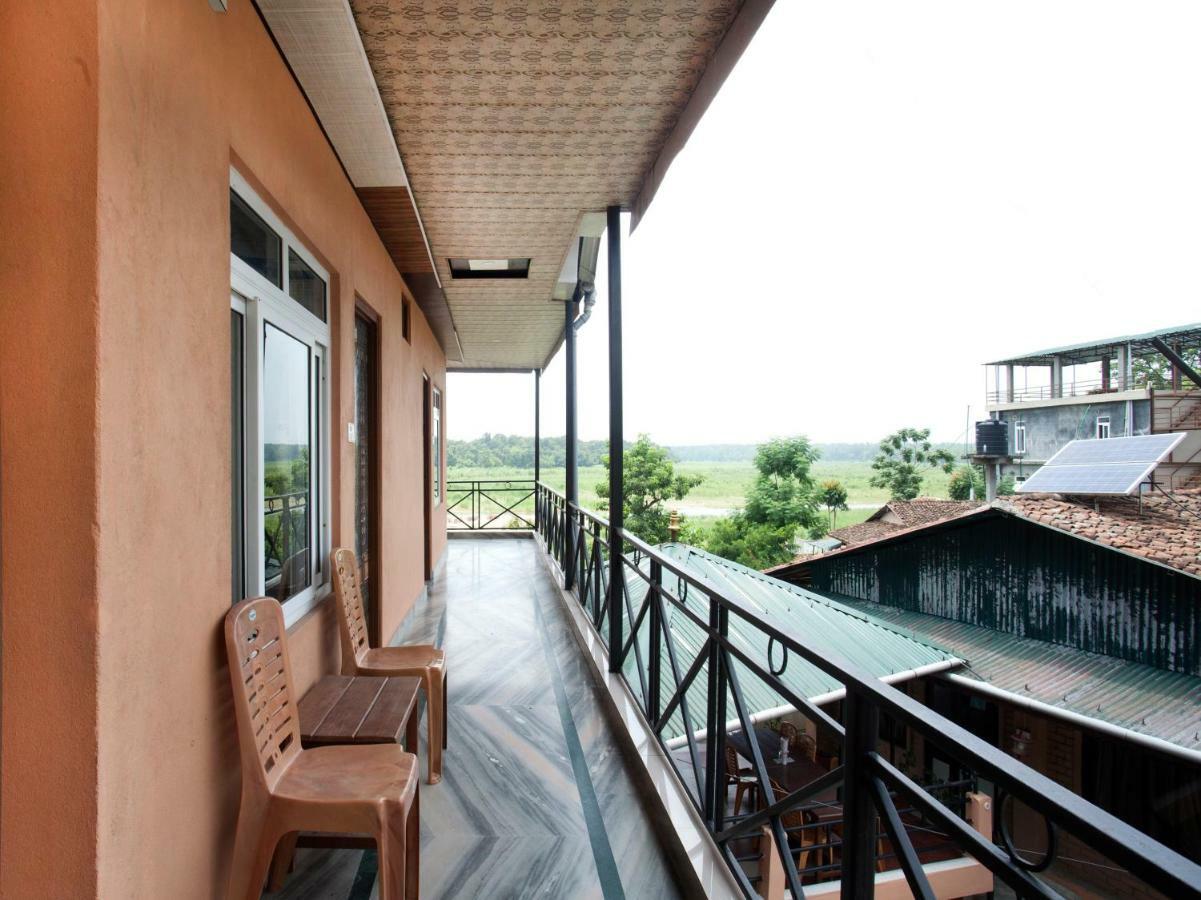 Spot On 486 Hotel Holy Lodge Sauraha Luaran gambar
