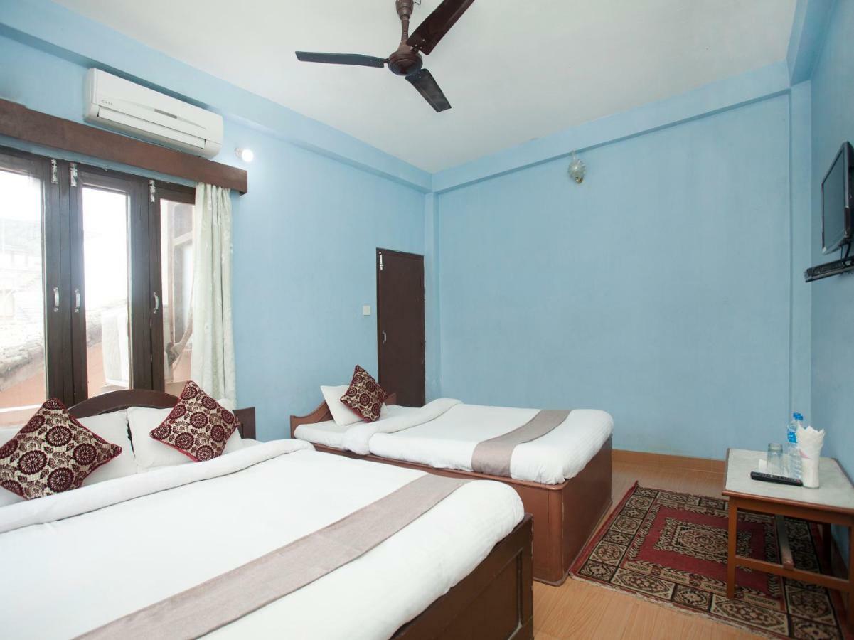 Spot On 486 Hotel Holy Lodge Sauraha Luaran gambar