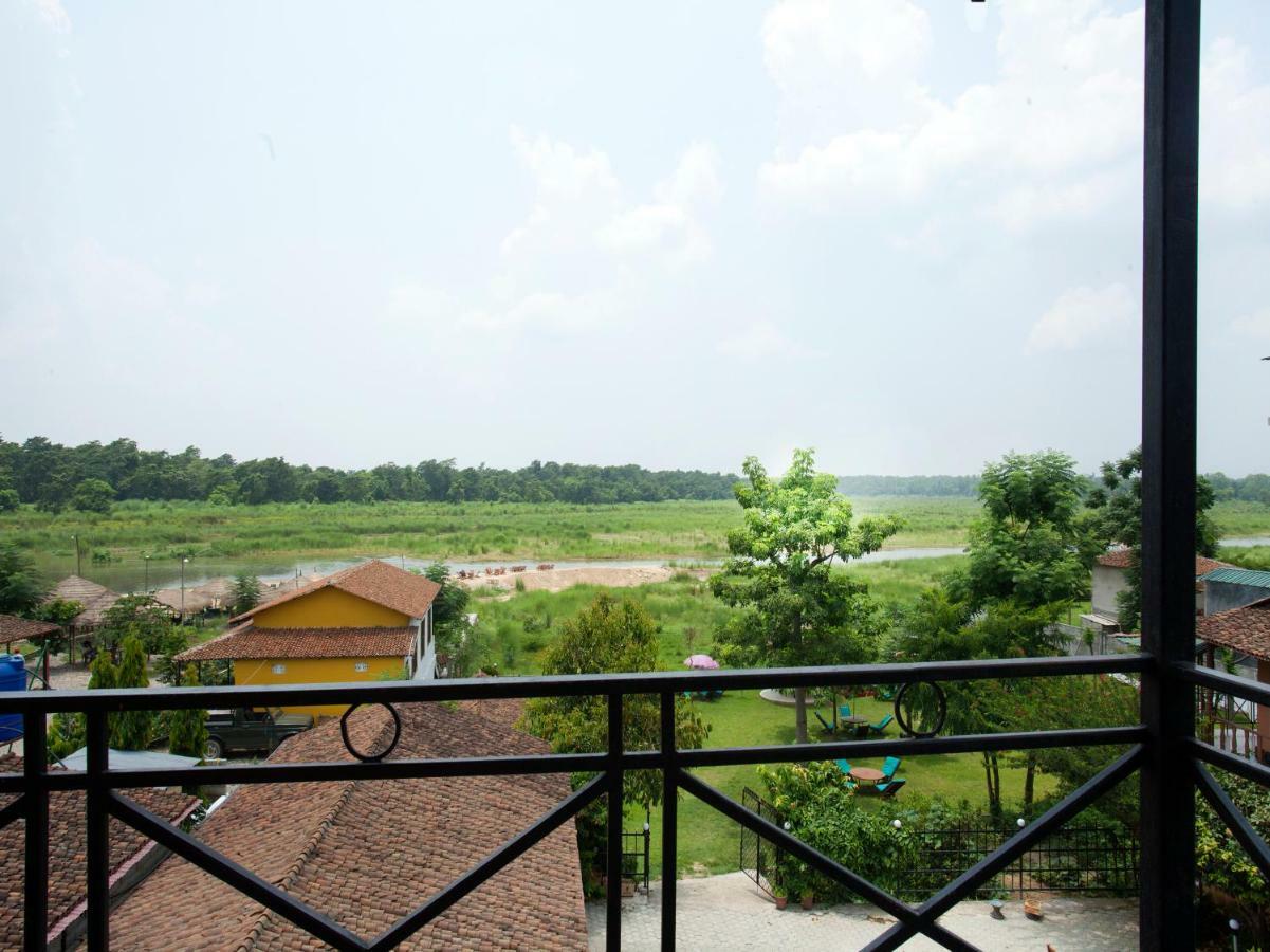 Spot On 486 Hotel Holy Lodge Sauraha Luaran gambar