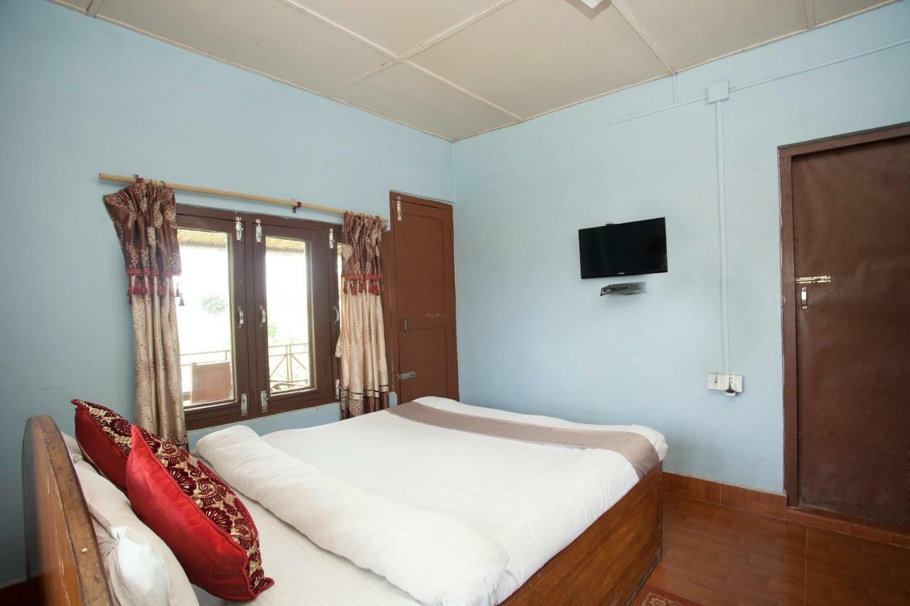Spot On 486 Hotel Holy Lodge Sauraha Luaran gambar