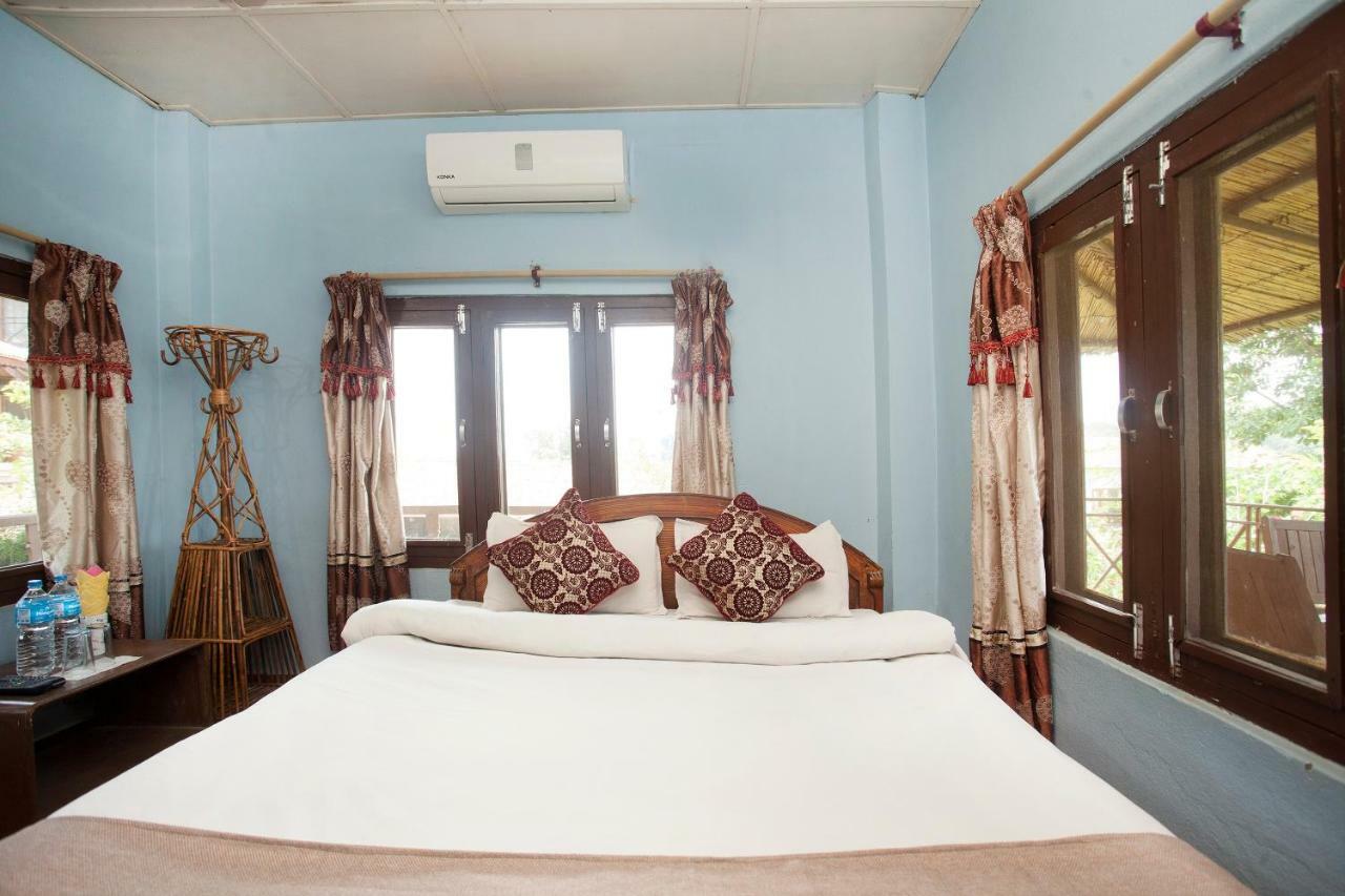 Spot On 486 Hotel Holy Lodge Sauraha Luaran gambar