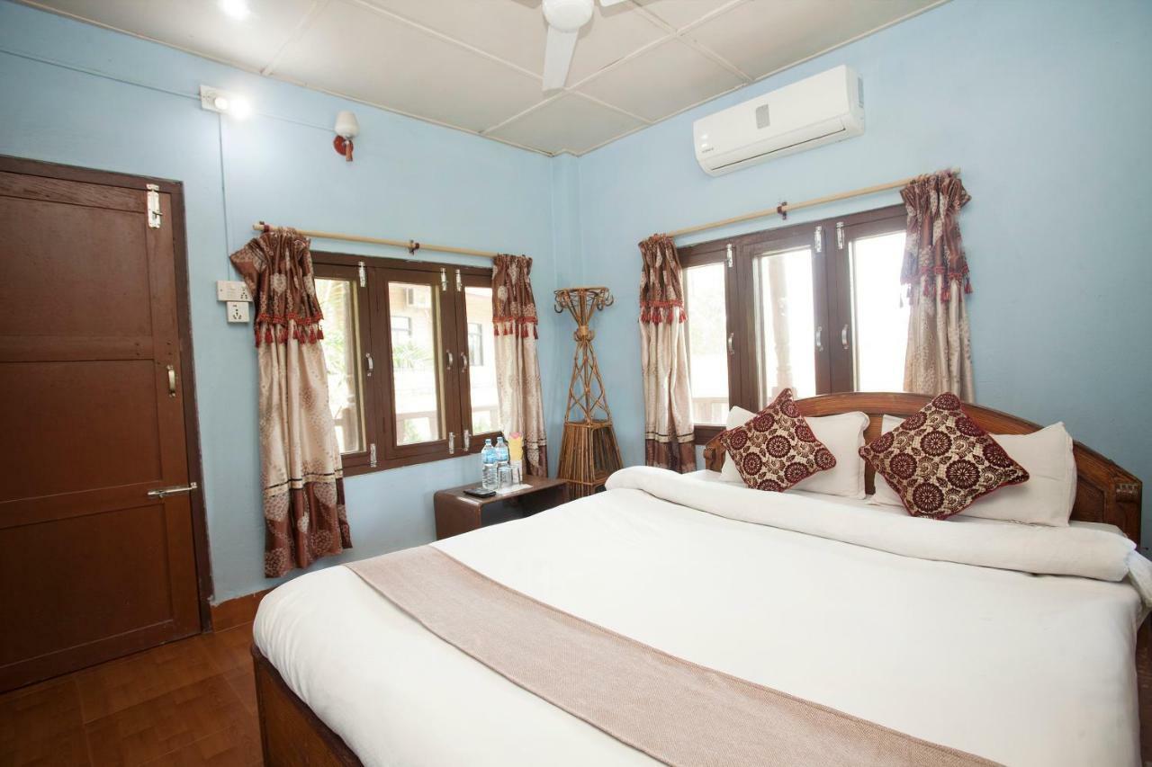Spot On 486 Hotel Holy Lodge Sauraha Luaran gambar
